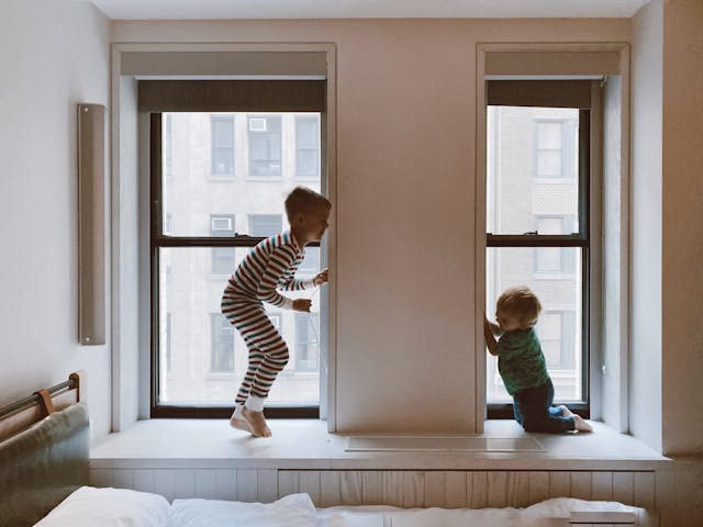 Kinderschutz bei Türen und Fenstern